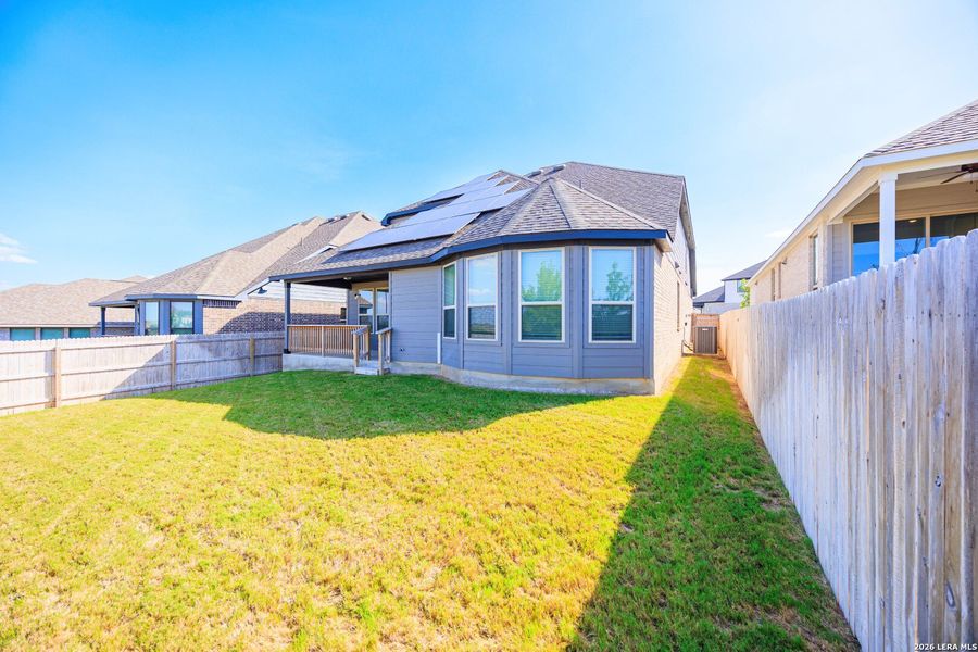 Exterior details and patio area of a home in Bison Ridge, San Antonio (Image 3).