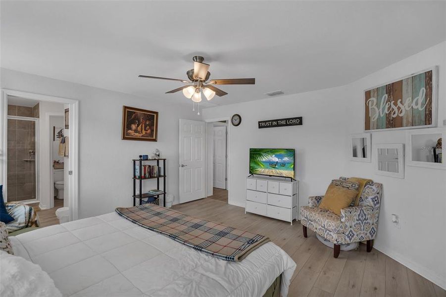 Furnished interior view inside a new home in , Ocala (Image 19).