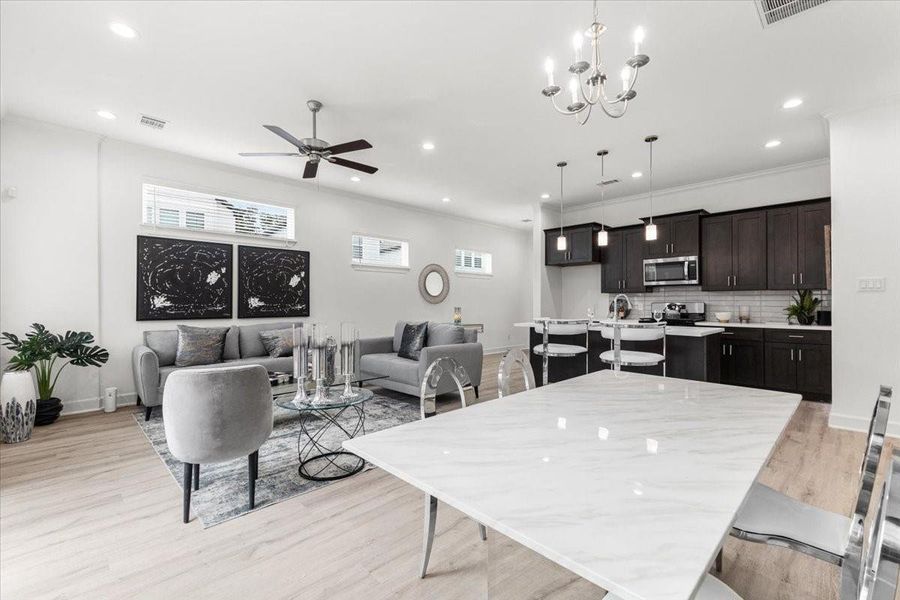 Image 5 of a home in .