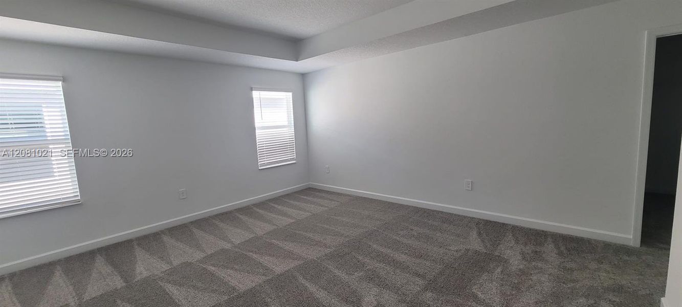 Spacious, unfurnished interior of a new home in , Orlando (Image 28).