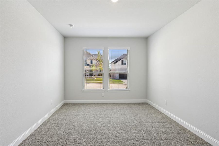 Spacious, unfurnished interior of a new home in , Oak Point (Image 18).