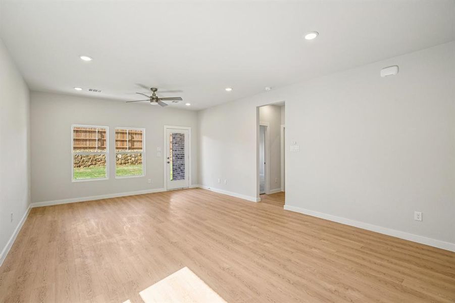 Spacious, unfurnished interior of a new home in Lone Oak, Alvarado (Image 18). Spacious, unfurnished interior of a new home in Lone Oak, Alvarado (Image 18).