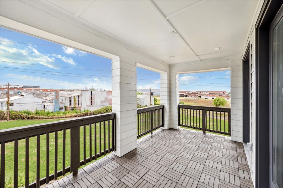 Spacious, unfurnished interior of a new home in Timbergrove Green, Houston (Image 11).