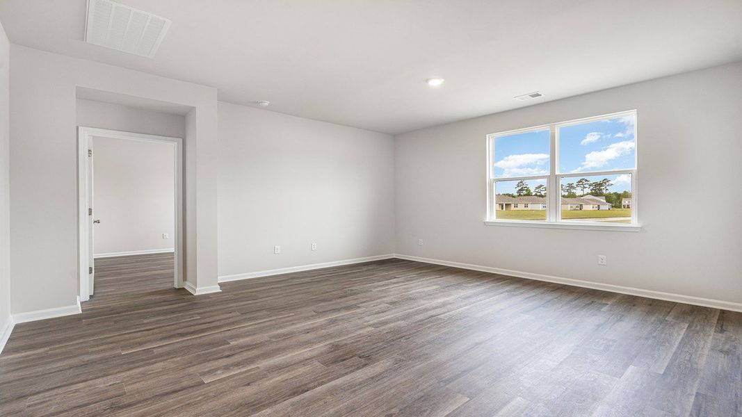 Spacious, unfurnished interior of a new home in Ridgefield, Conway (Image 19).