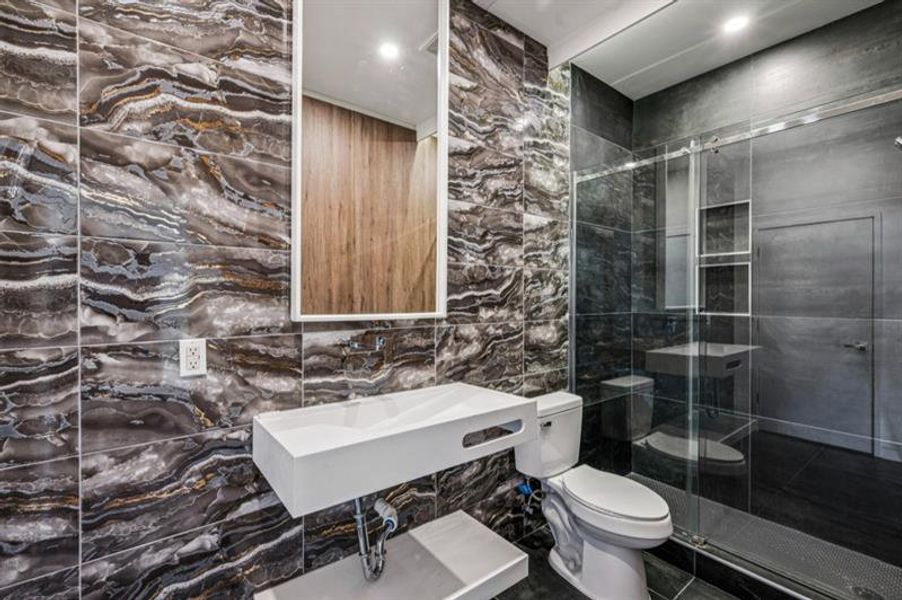 Furnished interior view inside a new home in , Atlanta (Image 21).