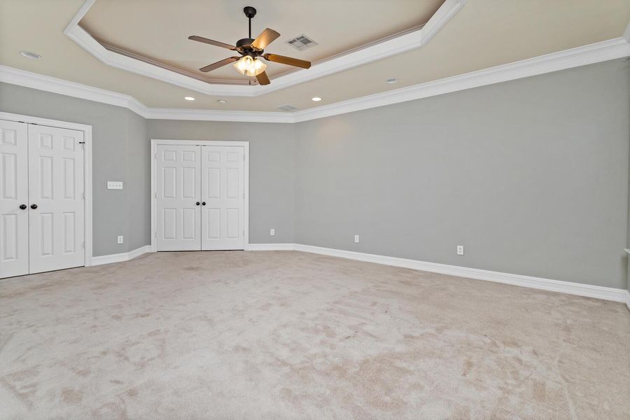 Spacious, unfurnished interior of a new home in , Beaumont (Image 26).