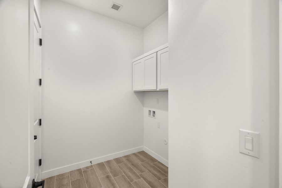 Spacious, unfurnished interior of a new home in Paseo Del Este Unit 9, El Paso (Image 34). Spacious, unfurnished interior of a new home in Paseo Del Este Unit 9, El Paso (Image 34).