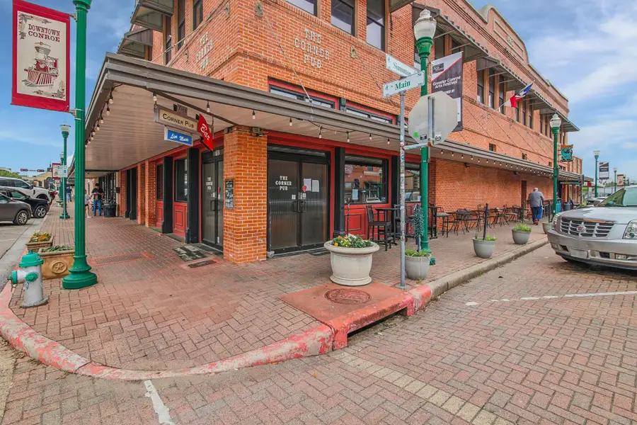 Front exterior of a new home in Silverthorne, Conroe, TX, highlighting curb appeal (Image 8). Front exterior of a new home in Silverthorne, Conroe, TX, highlighting curb appeal (Image 8).