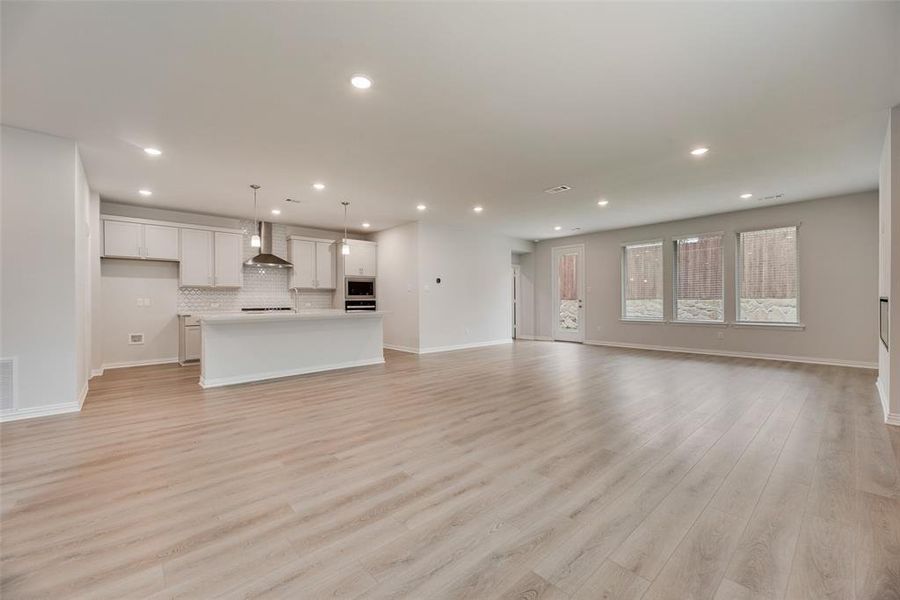 Spacious, unfurnished interior of a new home in Villages of Hurricane Creek, Anna (Image 30).