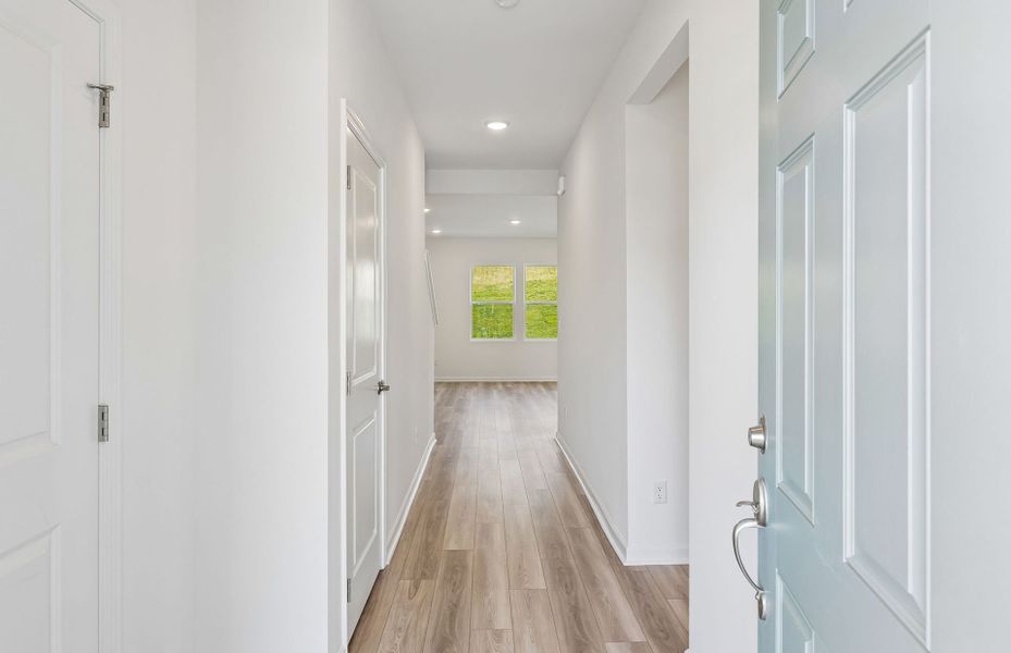 Spacious, unfurnished interior of a new home in Independence at Carter's Station, Columbia (Image 17).