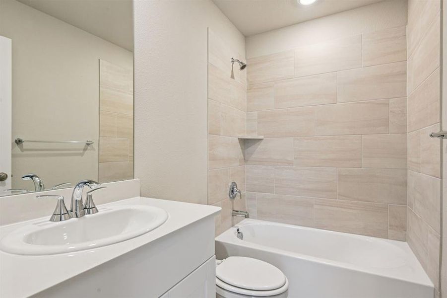 Furnished interior view inside a new home in Lakehaven - Signature Series, Farmersville (Image 10).