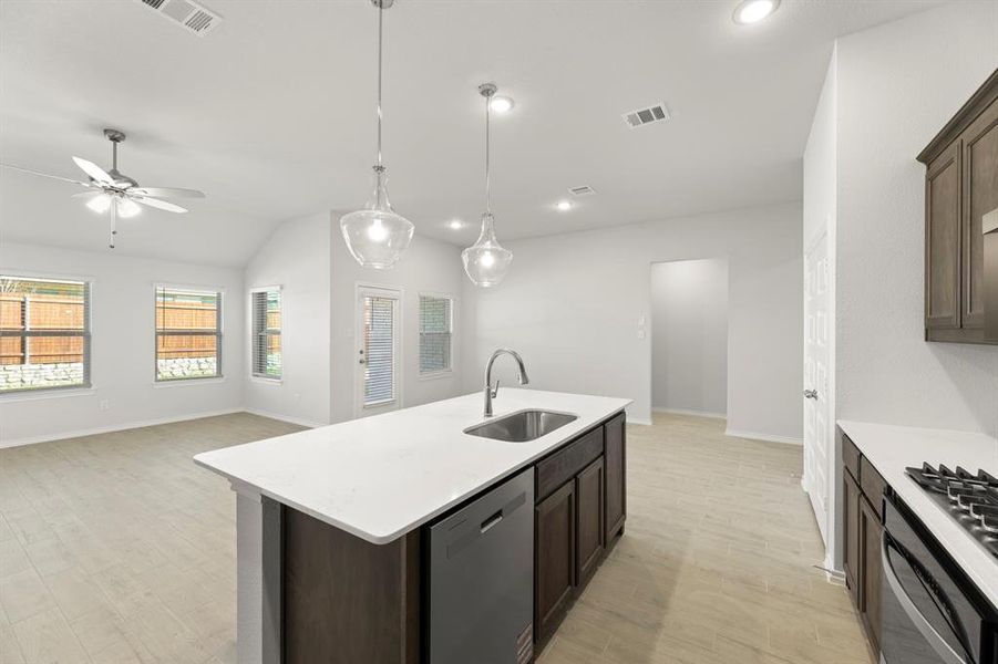 11. 116 Coyote - Kitchen (4) 11. 116 Coyote - Kitchen (4)