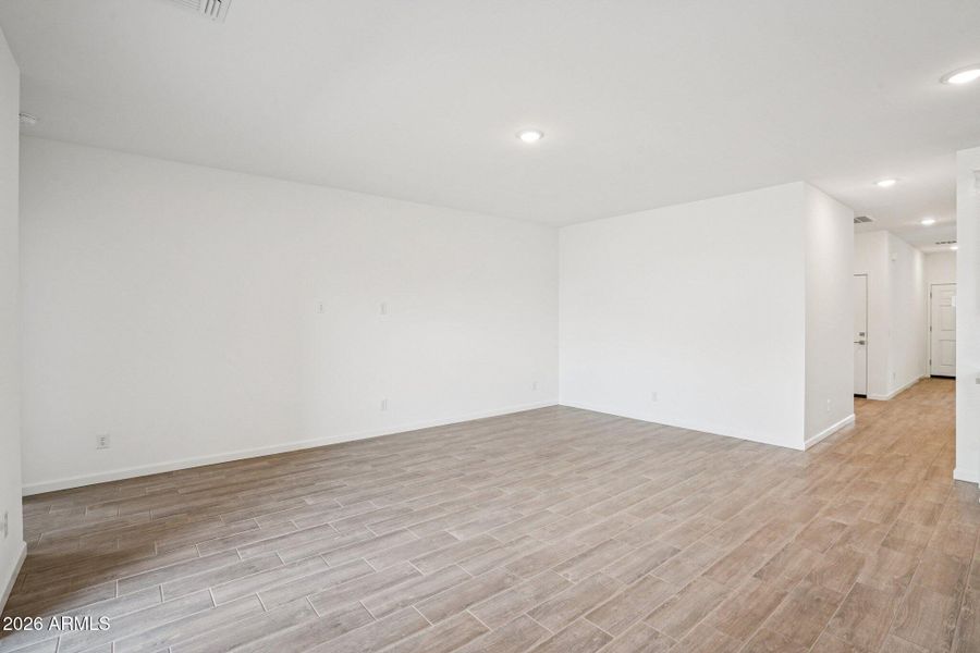 7-web-or-mls-W Kenner Dr-S1004-007