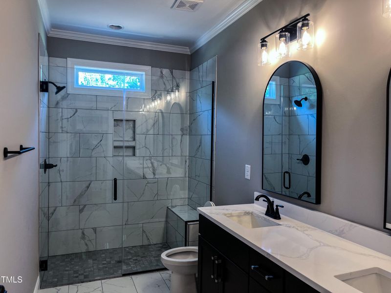 35997240-6E7B-4174-AD55-C371CCCEC8BC