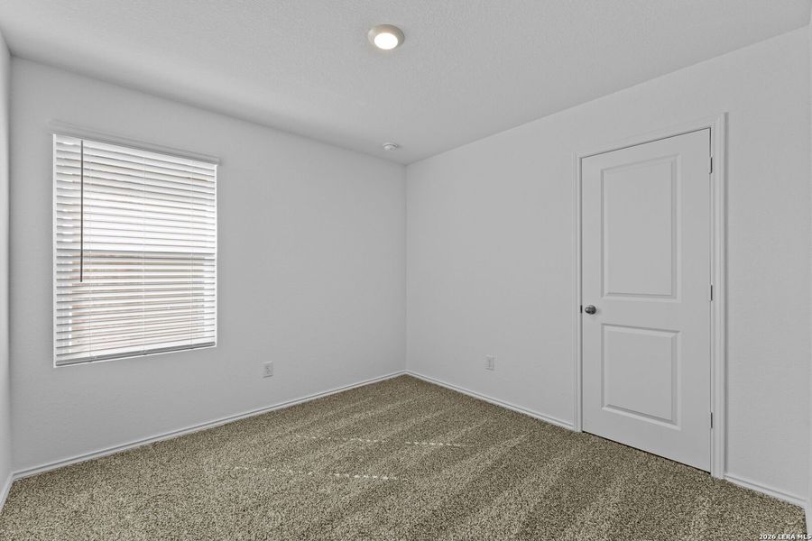 Spacious, unfurnished interior of a new home in Avenida, Converse (Image 12).
