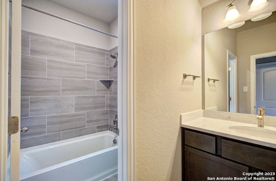 Image 27 of a home in Stream Waters.