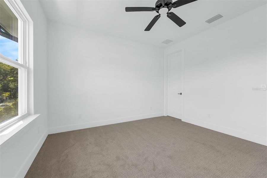 Spacious, unfurnished interior of a new home in , Orlando (Image 38).