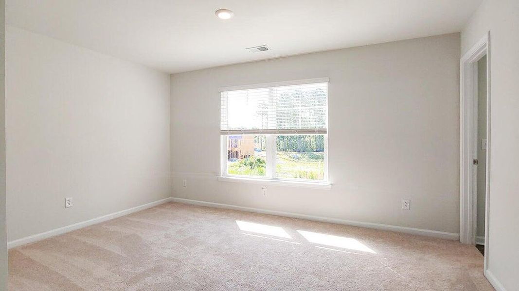 Spacious, unfurnished interior of a new home in Garbon Fields, Summerville (Image 18).