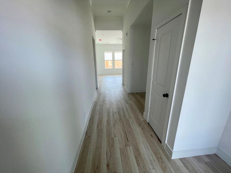 Spacious, unfurnished interior of a new home in , El Campo (Image 33). Spacious, unfurnished interior of a new home in , El Campo (Image 33).