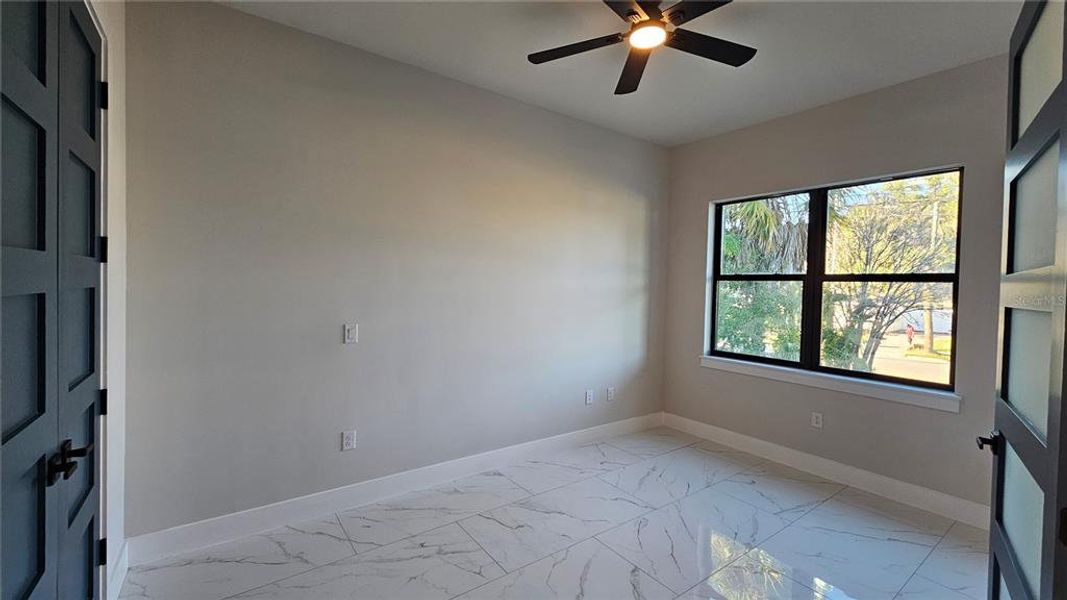 Spacious, unfurnished interior of a new home in , Tampa (Image 32).