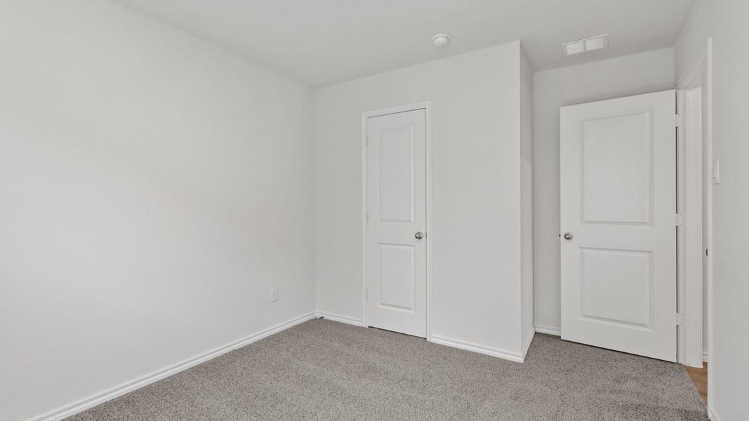 Spacious, unfurnished interior of a new home in Saddlebrook, Waxahachie (Image 29).
