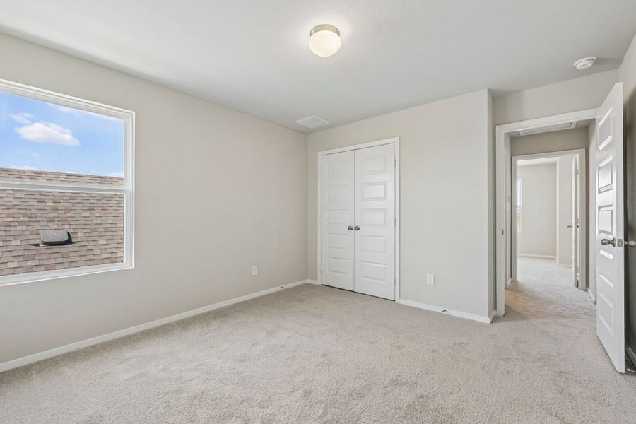 Spacious, unfurnished interior of a new home in Harvest Ridge, Elgin (Image 23).