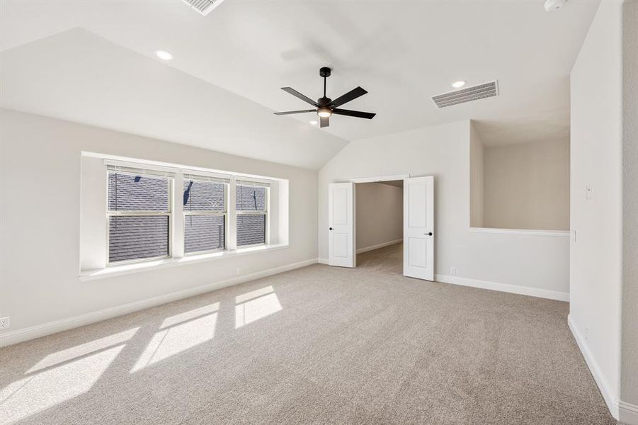 Spacious, unfurnished interior of a new home in Ridge Ranch Classic 60, Mesquite (Image 16).