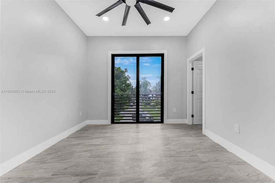 Spacious, unfurnished interior of a new home in , Miami (Image 59).