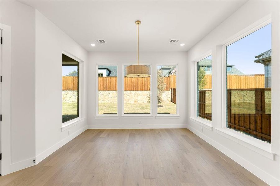 521 Twilight - Dining