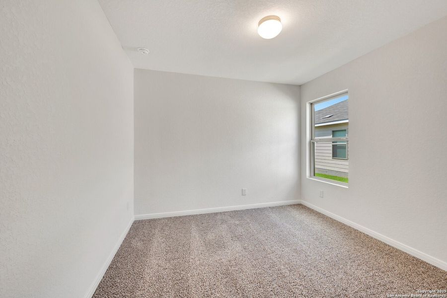 Spacious, unfurnished interior of a new home in Greenspoint Heights, Seguin (Image 37).