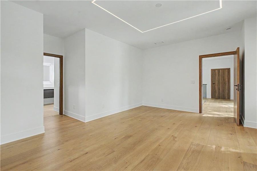 Spacious, unfurnished interior of a new home in , Atlanta (Image 27).