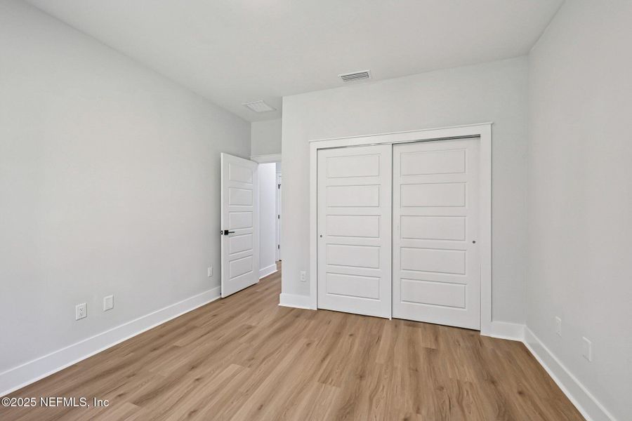 Spacious, unfurnished interior of a new home in , Fernandina Beach (Image 35).