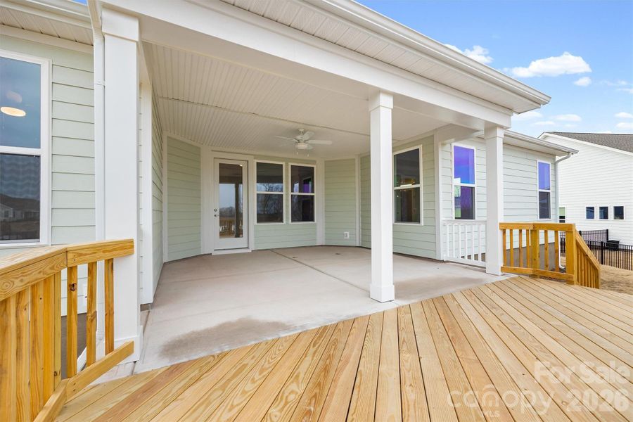 Exterior details and patio area of a home in Handsmill on Lake Wylie, York (Image 18).