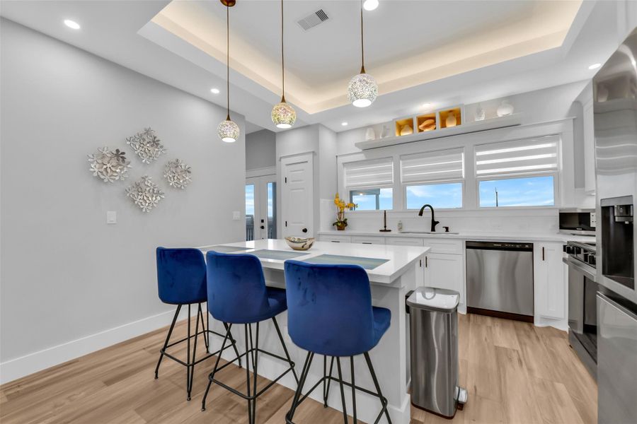 Kitchen Island built for entertaining Kitchen Island built for entertaining