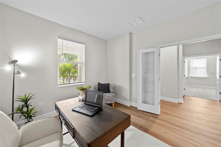 Furnished interior view inside a new home in , St. Petersburg (Image 28).