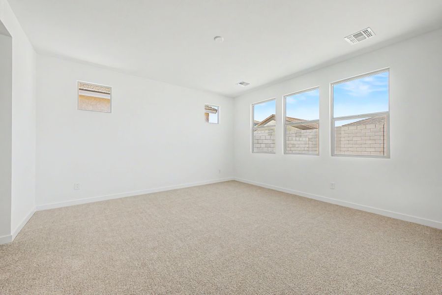 Spacious, unfurnished interior of a new home in White Tank Vistas, Waddell (Image 10).