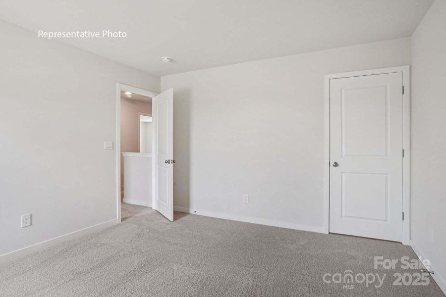 Spacious, unfurnished interior of a new home in Calvin Creek, Troutman (Image 10).