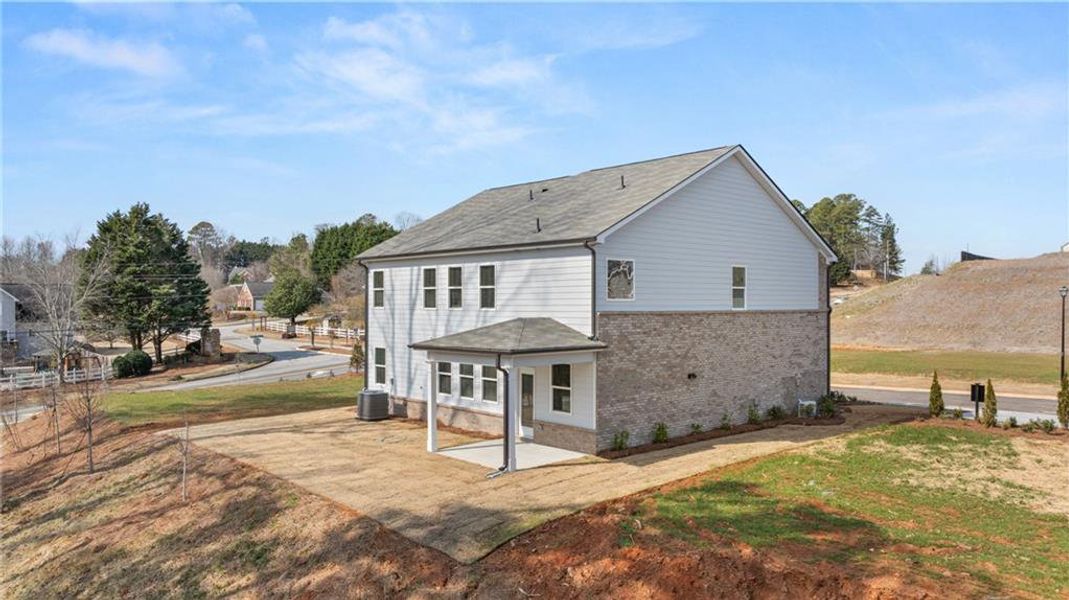 Exterior details and patio area of a home in Alcovy Village, Lawrenceville (Image 40).