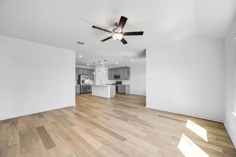 Spacious, unfurnished interior of a new home in Parks at Foster Crossing, Anna (Image 17).
