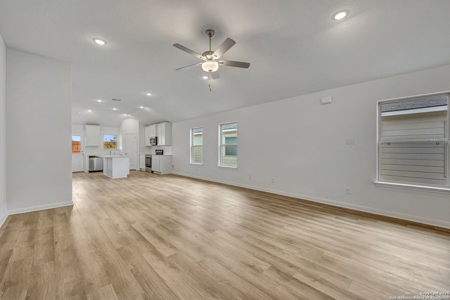 Spacious, unfurnished interior of a new home in Park Place, New Braunfels (Image 29). Spacious, unfurnished interior of a new home in Park Place, New Braunfels (Image 29).