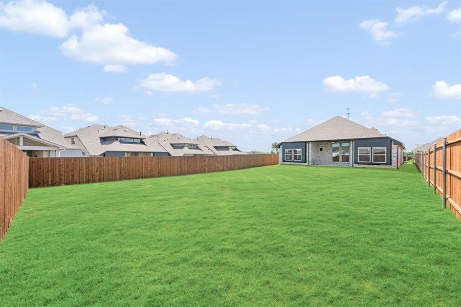 Exterior details and patio area of a home in Parks of Aledo, Aledo (Image 4).