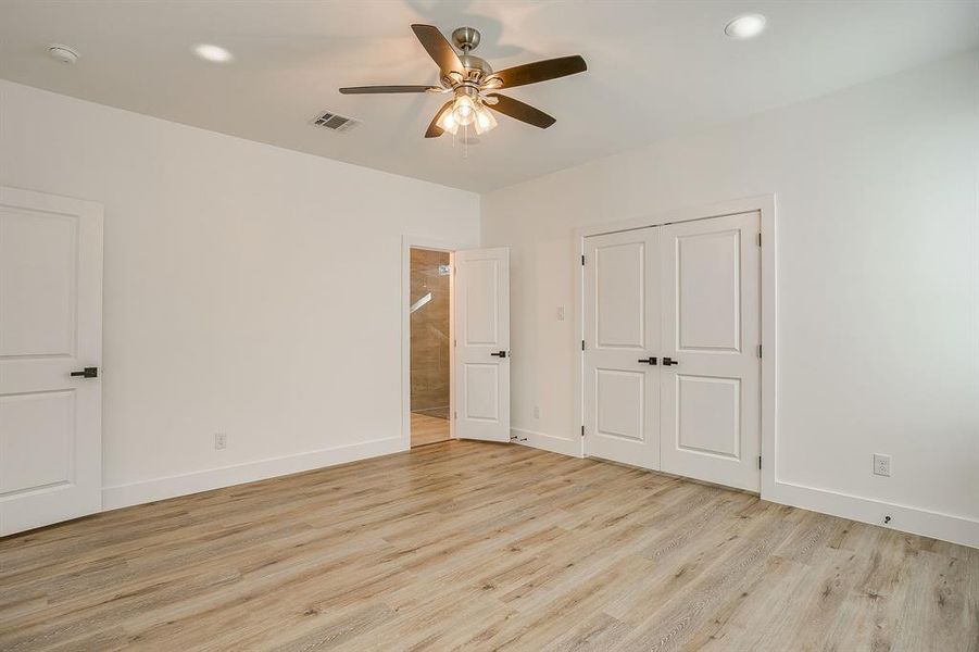 Spacious, unfurnished interior of a new home in , Fort Worth (Image 26).