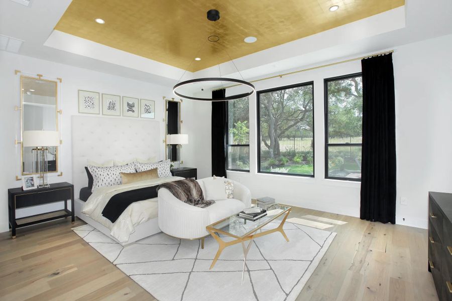 The Lynmar II Primary Suite