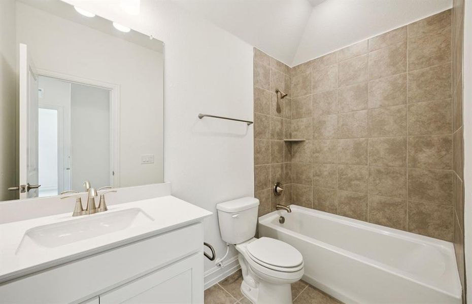 Spacious secondary bathroom with large shower Spacious secondary bathroom with large shower