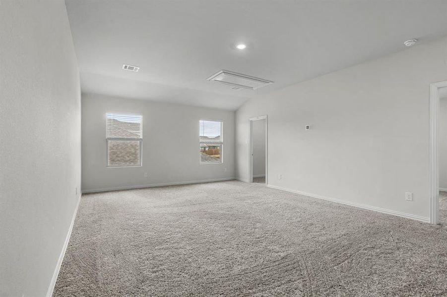 Spacious, unfurnished interior of a new home in Cibolo Hills, Fort Worth (Image 14). Spacious, unfurnished interior of a new home in Cibolo Hills, Fort Worth (Image 14).