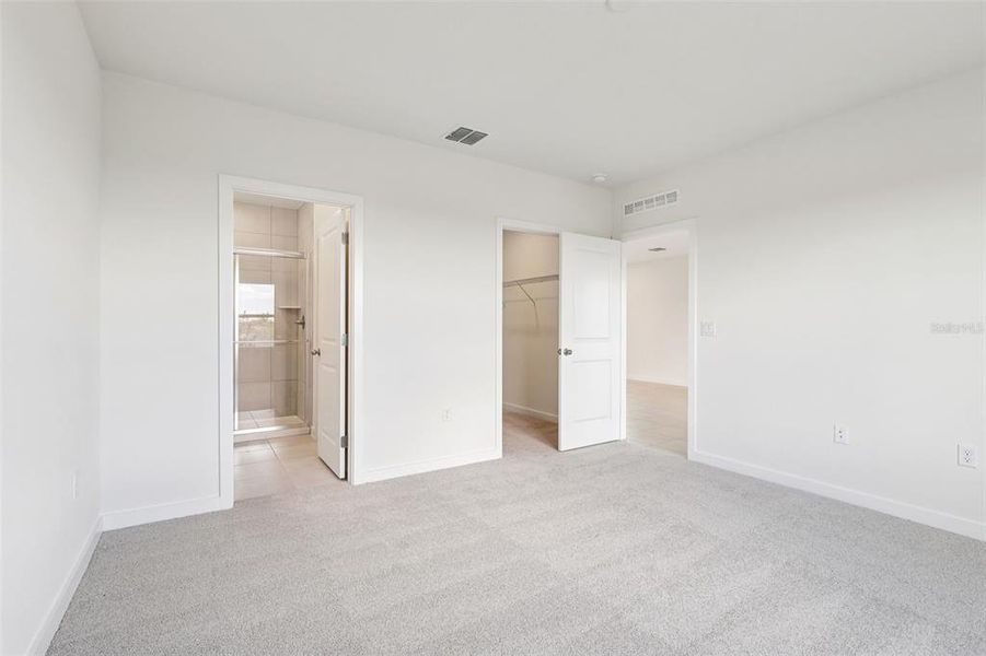 Spacious, unfurnished interior of a new home in Hamilton Bluff, Haines City (Image 32).