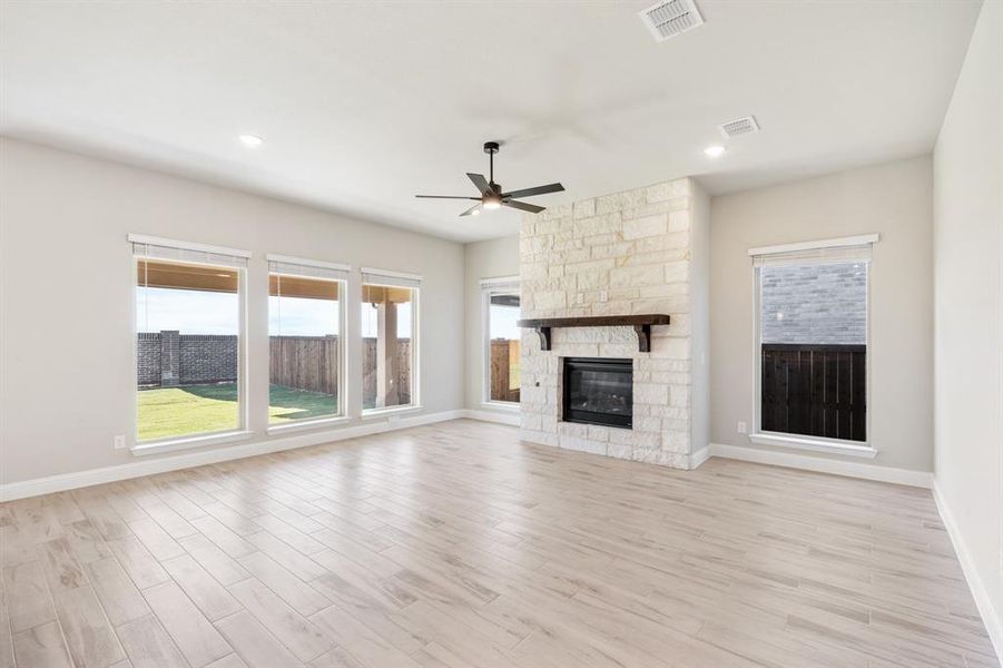 Spacious, unfurnished interior of a new home in Sonoma Verde, McLendon-Chisholm (Image 15).