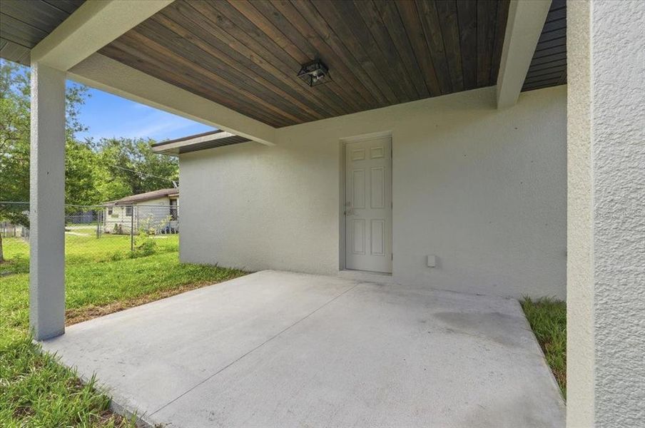 Exterior details and patio area of a home in , Auburndale (Image 31).