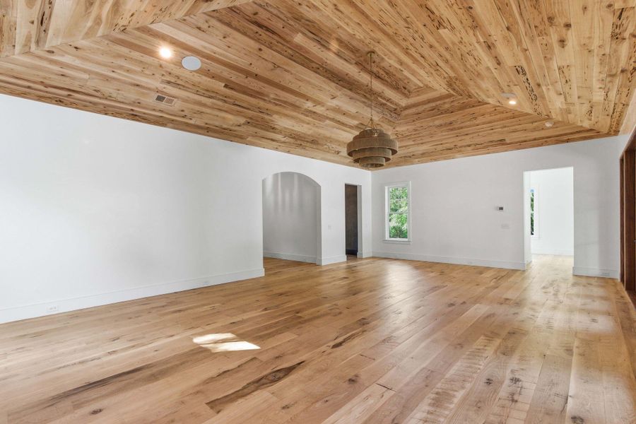Spacious, unfurnished interior of a new home in , Sullivan's Island (Image 31).