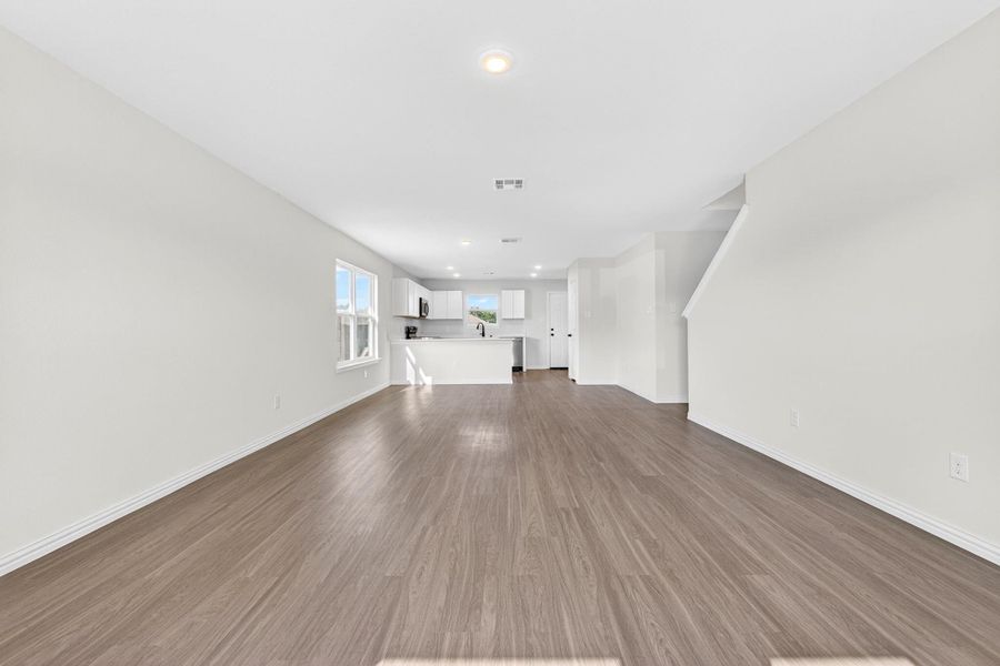 Spacious, unfurnished interior of a new home in , Temple (Image 21).